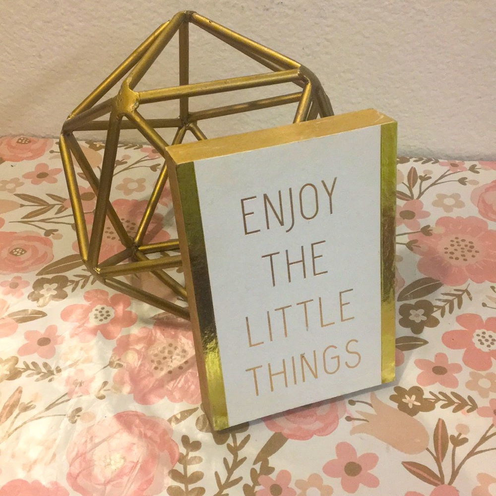 Home Decor Sign and Cube